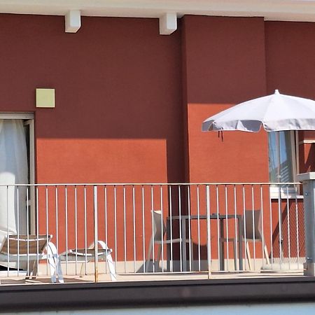 Vialeromadodici Rooms & Apartments Lazise Ngoại thất bức ảnh